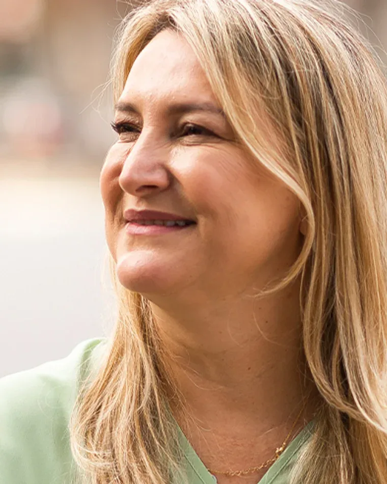Dra. Naila Alves, cirurgiã plástica
